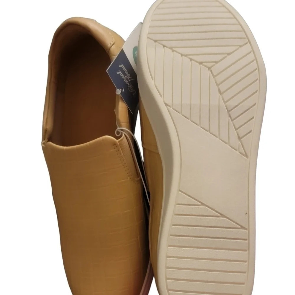 Universal Thread shoes - Picture 4 of 4